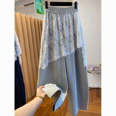 批发<b class='q'>大码</b>200斤弯刀卫裤女春秋宽松休闲独特别致蕾丝拼接屁帘香蕉裤潮