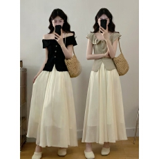 批发2026夏季新款老钱风时髦荷叶边一字肩飞飞袖上衣女显瘦半身裙<b class='q'>套装</b>