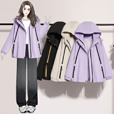 批发2026冲锋衣短款外套女春秋<b class='q'>户外</b>防风百搭胖mm<b class='q'>气质</b>大码连帽上衣