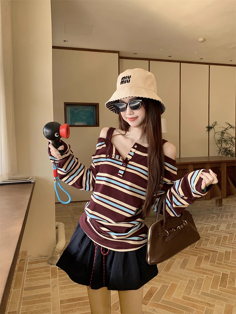 FA36900# 原版质量设计感撞色条纹露肩长袖T恤女秋季显瘦半身裙短裙两件套 服裝批發女裝批發服飾貨源