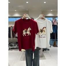 批发德绒特<b class='q'>大码</b>300斤马年2026早春秋新年氛围感韩版百搭刺绣短袖T恤女