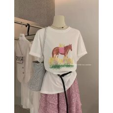 批发<b class='q'>韩国</b>东大门2026夏季新款韩系时尚简约宽松小马印花短袖<b class='q'>T</b><b class='q'>恤</b>上衣女