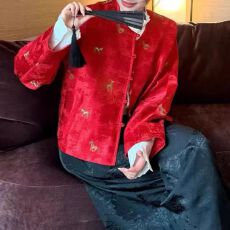 新中式国风红色外套女早春新款盘扣设计小马刺绣复古旗袍百搭上衣
