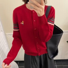 批发工厂高级感针织开<b class='q'>衫</b>女2025秋冬小个子设计感过年本命年毛衣外套