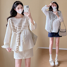 批发实拍2025秋装孕妇潮妈气质上衣条纹假两件衬衫宽松遮肚显瘦