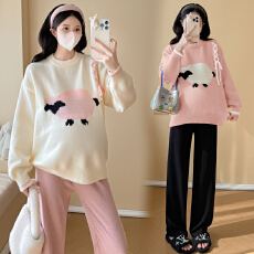 批发实拍孕妇装圆领毛衣秋冬新款卡通小绵羊休闲宽松显瘦<b class='q'>百搭</b>套头上衣