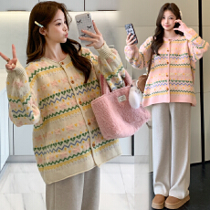 批发实拍2025新款<b class='q'>孕妇装</b>韩系毛巾绣开衫毛衣秋冬款宽松显瘦减龄<b class='q'>上衣</b>