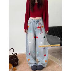 批发浅蓝色立体花朵高腰阔腿<b class='q'>牛仔裤</b>女冬季加绒加厚宽松休闲直筒拖地裤