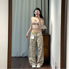 批发卡其色小马满印阔腿牛仔裤女2026<b class='q'>春</b>新款复古港风垂感案阔腿牛仔裤