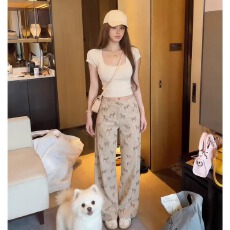 批发小P衣站小马印花直筒牛仔裤女2026新款小个子高腰宽松阔腿长裤子