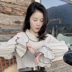 批发甜美风撞色条纹<b class='q'>娃娃领</b><b class='q'>衬衫</b>女早秋气质时尚喇叭袖<b class='q'>衬衣</b>宽松显瘦上衣