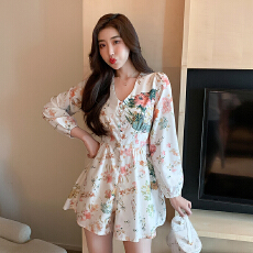 批发秋季2025年新款女法式设计感小众收腰显瘦气质<b class='q'>赫本</b><b class='q'>风</b>碎花连衣裙子