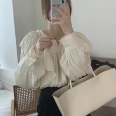 批发韩国chic春秋温柔气质圆领褶皱荷叶边拼接光泽感宽松泡泡袖<b class='q'>衬衫</b>女