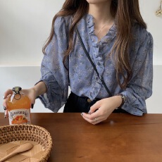 批发2026年新款小衫韩版洋气温柔风碎花雪纺衫<b class='q'>女</b>长袖<b class='q'>打底衫</b>泡泡袖上衣