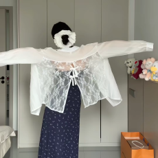 批发白色镂空设计感防晒衬衫女夏季新款小众别致上衣蕾丝长袖衬衣外套