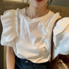 批发法式温柔风白色荷叶边<b class='q'>打底衫</b>夏季泡泡袖木耳边T恤女显瘦甜美上衣