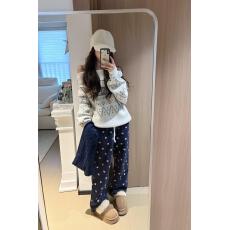 批发圣诞白色复古提花毛衣女秋冬一字肩设计感宽松显瘦上衣