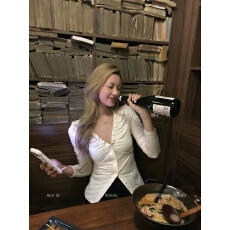 批发柔媚焦点 黑色<b class='q'>v领</b>针织小开衫女冬季2025新款修身显瘦上衣