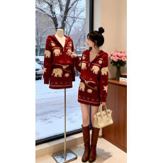 批发巨好看的秋冬装酒红色针织<b class='q'>连衣裙</b>女装一整套圣诞氛围感穿搭