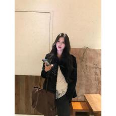 批发2025<b class='q'>新款</b>翻领黑色羊羔毛外套宽松中长款大衣