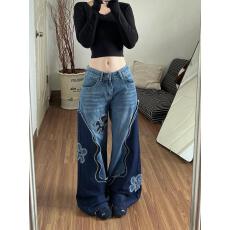 批发美式复古<b class='q'>绣花</b>贴布直筒<b class='q'>牛仔裤</b>裤子女款2026春季新款宽松显瘦阔腿裤