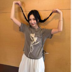 批发立体花卉郁金香正肩短袖T恤<b class='q'>女休闲</b>上衣