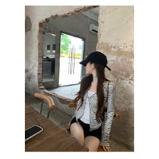 批发宋正恩白底黑<b class='q'>条纹</b>假两件<b class='q'>长袖</b><b class='q'>t</b><b class='q'>恤</b>女秋季韩系修身高级显瘦短款上衣