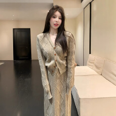 批发韩系氛围感穿搭女2025秋冬新款慵懒风宽松麻花毛衣高腰半裙两件套