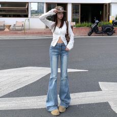 批发美式复古｜压皱猫须洗水设计｜弹力微喇牛仔<b class='q'>裤</b>女