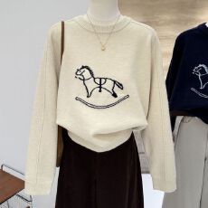 批发卡通小马提花2025秋冬女装宽松圆领软糯韩系休闲长袖套头针织毛衣