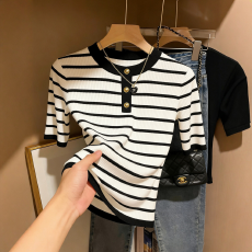 批发法式撞色条纹<b class='q'>针织衫</b>女2026春夏新款时尚洋气圆领修身百搭减龄上衣