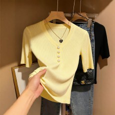 批发法式温柔风V领<b class='q'>针织衫</b>女2026春夏新款设计感珍珠纽扣修身显瘦上衣