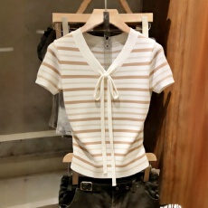 批发温柔风条纹短袖<b class='q'>针织衫</b>女2026春夏季蝴蝶结V领百搭减龄显瘦上衣潮