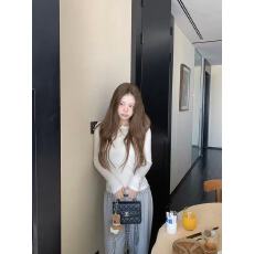 批发sasaouni   蝴蝶结修身针织衫长袖T恤女早<b class='q'>秋</b>穿搭绝美巨好看的上衣