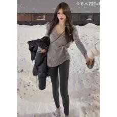 批发性感辣妹V领针织衫女秋冬小众设计感开叉宽松显瘦百搭打底衫上衣