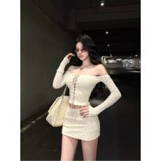 灰尘邓邓 辣妹针织套装女2025冬季新款一字肩性感上衣短裙两件套