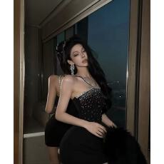 批发福尔尼斯悦 <b class='q'>性感</b>挂脖<b class='q'>连衣裙</b>女2025冬季新款烫钻包臀裙高级感裙子