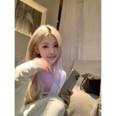 批发DoggyQin 舞蹈生/自带胸垫假两件挂脖长袖t恤女纯欲性感修身<b class='q'>上衣</b>