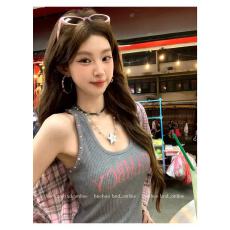 批发HuoHuo 清凉么么茶 清凉舒心2026春夏新款女<b class='q'>修身</b>U领字母印花背心