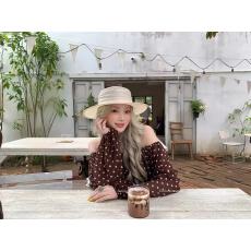 批发8uioio'清迈波波茶'法式波点一字肩上衣女春季新款<b class='q'>泡泡袖</b>短款小衫