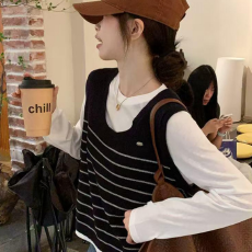 批发韩系设计感无袖条纹<b class='q'>马甲</b><b class='q'>背心</b>2025秋冬季百搭款拼色宽松个性显瘦