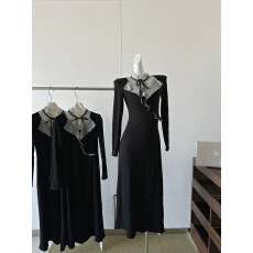 批发一颗小野莓蕾丝拼接长袖<b class='q'>连衣</b>裙女冬季新款荷花边设计黑色收腰<b class='q'>长裙</b>