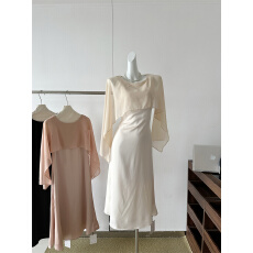 批发2026新款轻奢风仙气白色披肩<b class='q'>连衣裙</b>女法式不规则气质别致飘带长裙