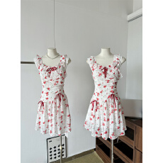 批发花契玫瑰园/短裙氛围感红色度假碎花<b class='q'>连衣裙</b>