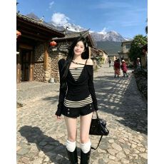 批发荡领斜肩条纹假两件长袖初<b class='q'>秋</b>露肩薄款短上衣短裤两件套