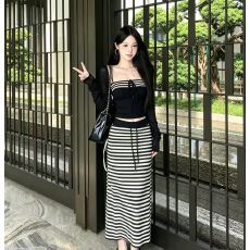 批发休闲套装黑色防晒长袖开衫女早<b class='q'>秋</b>内搭条纹背心高腰包臀长裙三件套