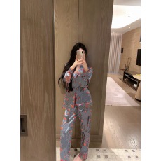 批发2025秋季新品甜美樱桃<b class='q'>丝绸</b>长袖冰丝<b class='q'>睡衣</b>家居服套装女