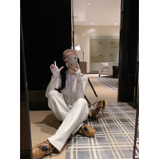 批发休闲立领运动瑜伽服套装女秋冬季新款宽松收腰<b class='q'>显瘦</b>健身训练拖地裤