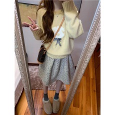 批发韩系小狗套头奶黄色针织毛衣+碎花<b class='q'>伞</b><b class='q'>裙</b>