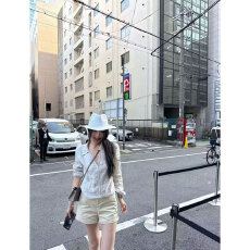 批发晨领原版品质法式慵懒风条纹翻领衬衫女设计感宽松长袖拉链上衣